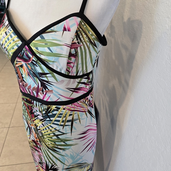 Guess Women’s Scuba Tropical Print Contrast Trim Bodycon Dress 12 - Picture 4 of 8